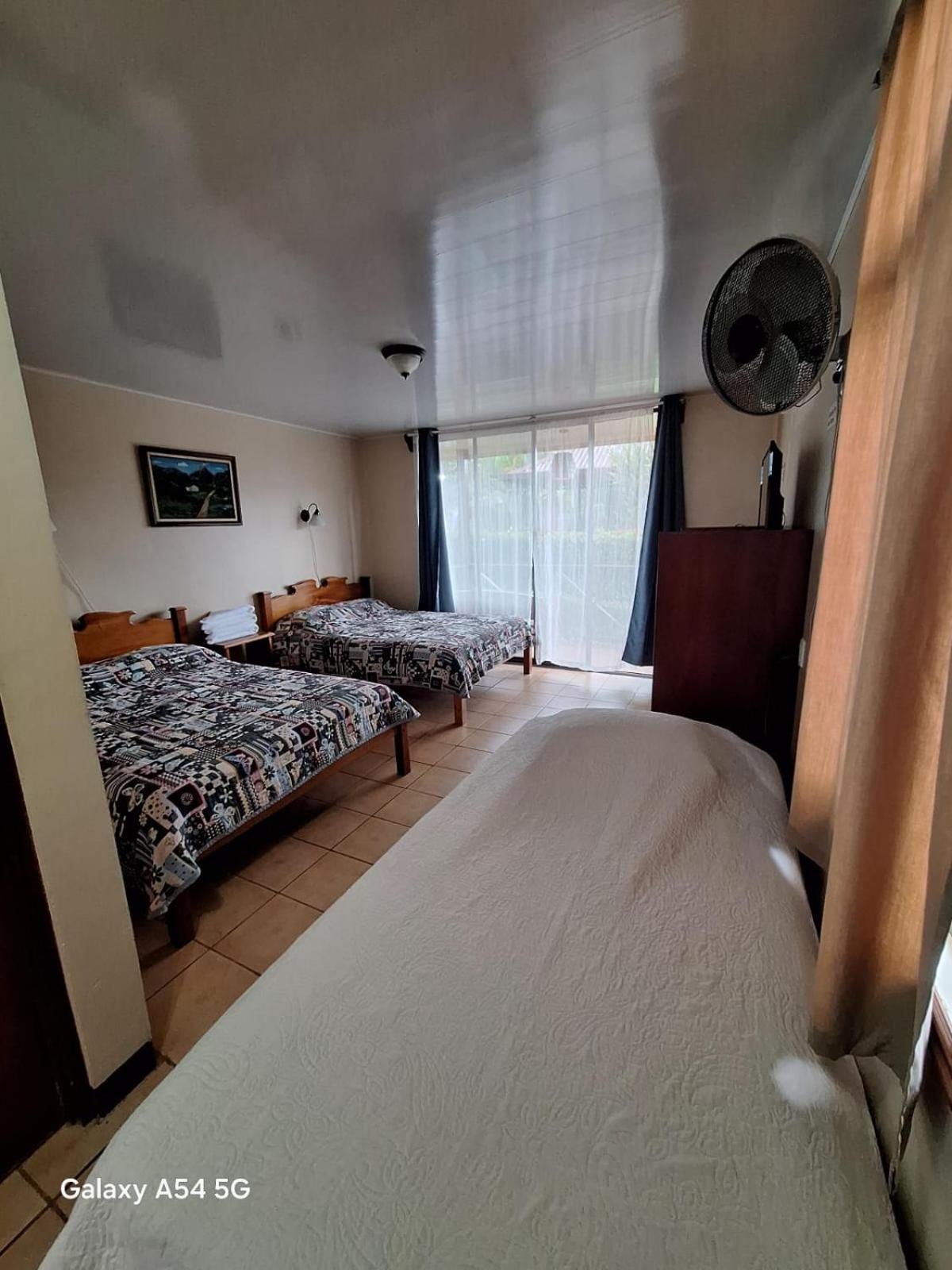 Iris Arenal Hotel La Fortuna Exterior photo